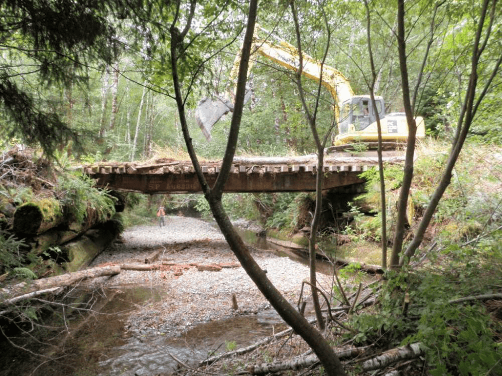Мост из б/у ж/д вагона платформы